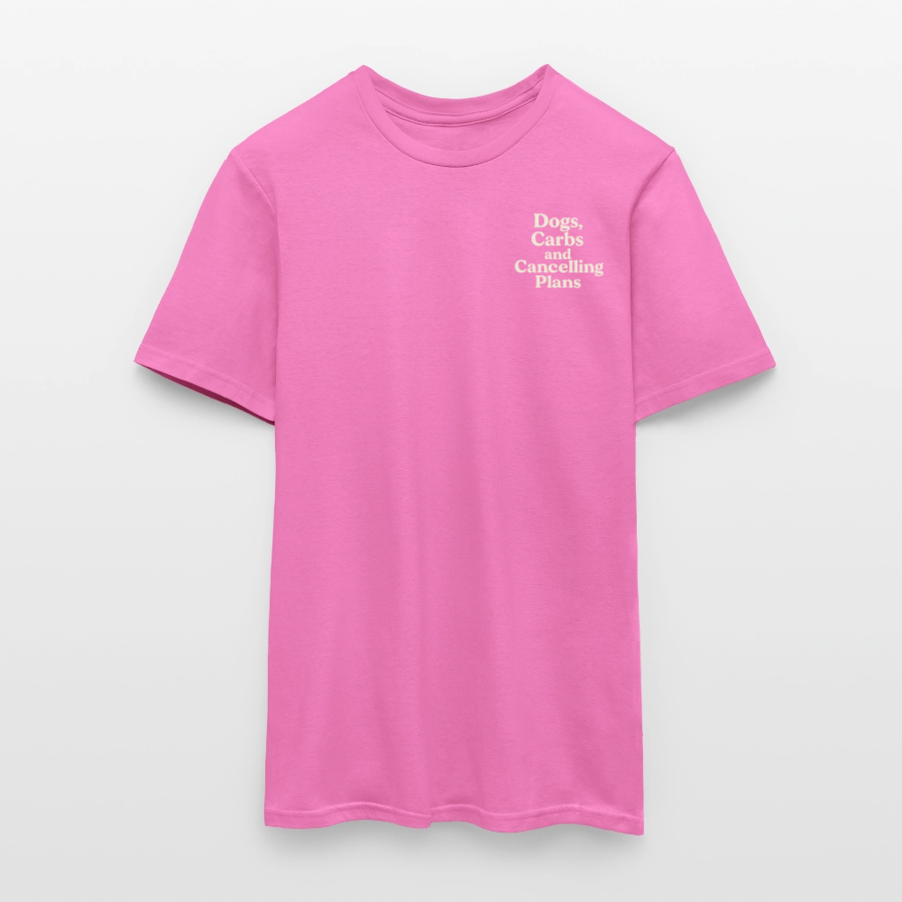 Unisex Fit T-Shirt „Dogs, carbs and cancelling plans“ - Pink
