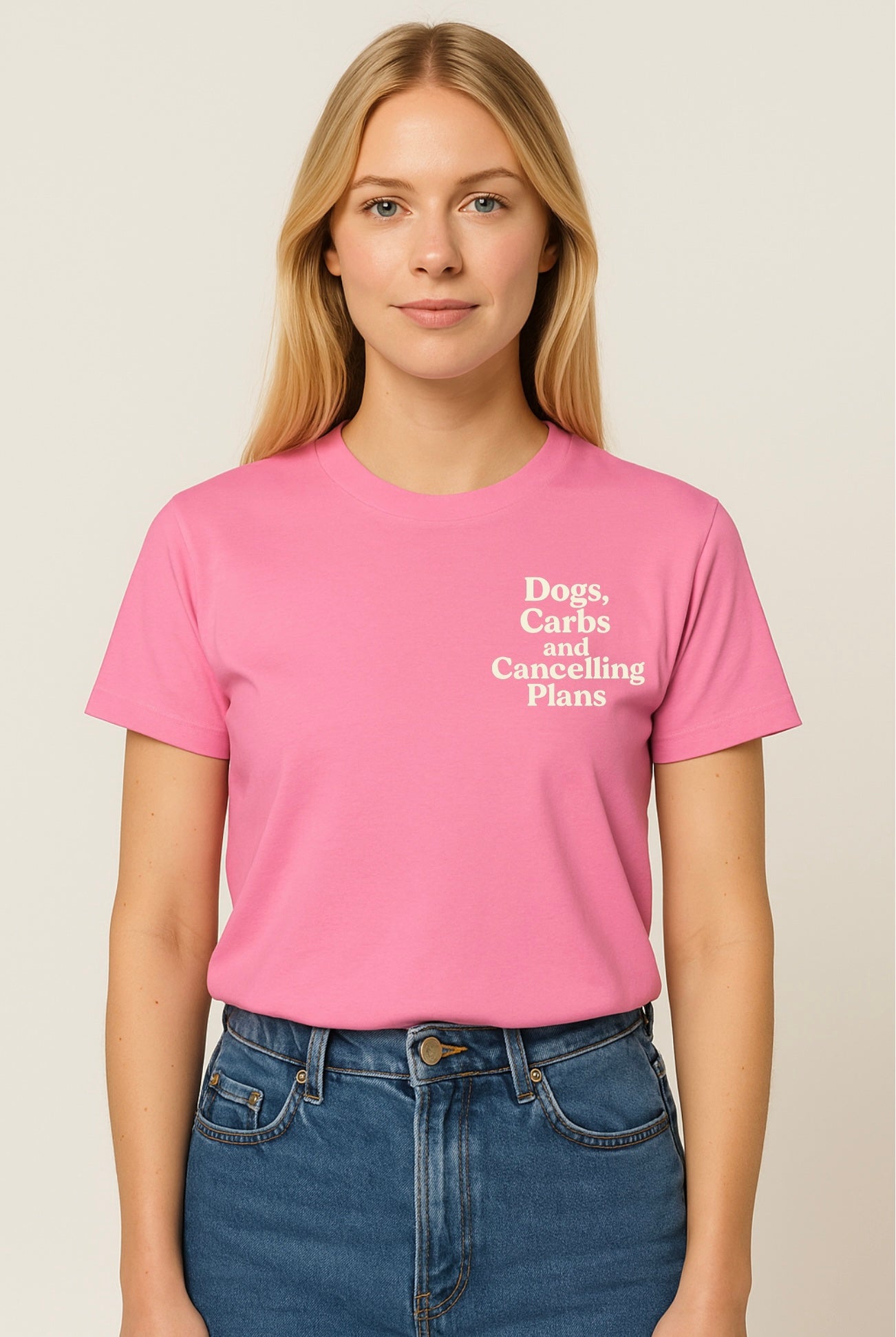 Unisex Fit T-Shirt „Dogs, carbs and cancelling plans“